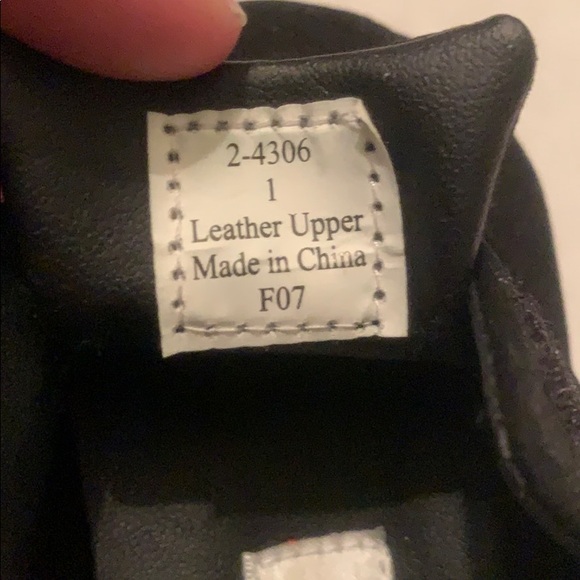 Baby shoes! NWOT - Picture 6 of 6